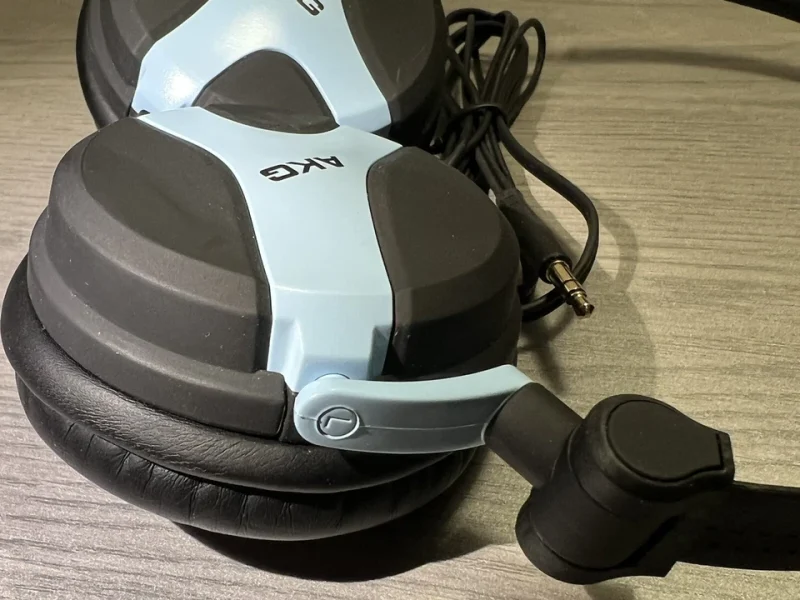 K518LE headphones AKG